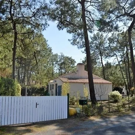 Casa de Férias House En Direction De La Pointe D'arcay Vers La Plage De La Barrique La Faute-sur-Mer